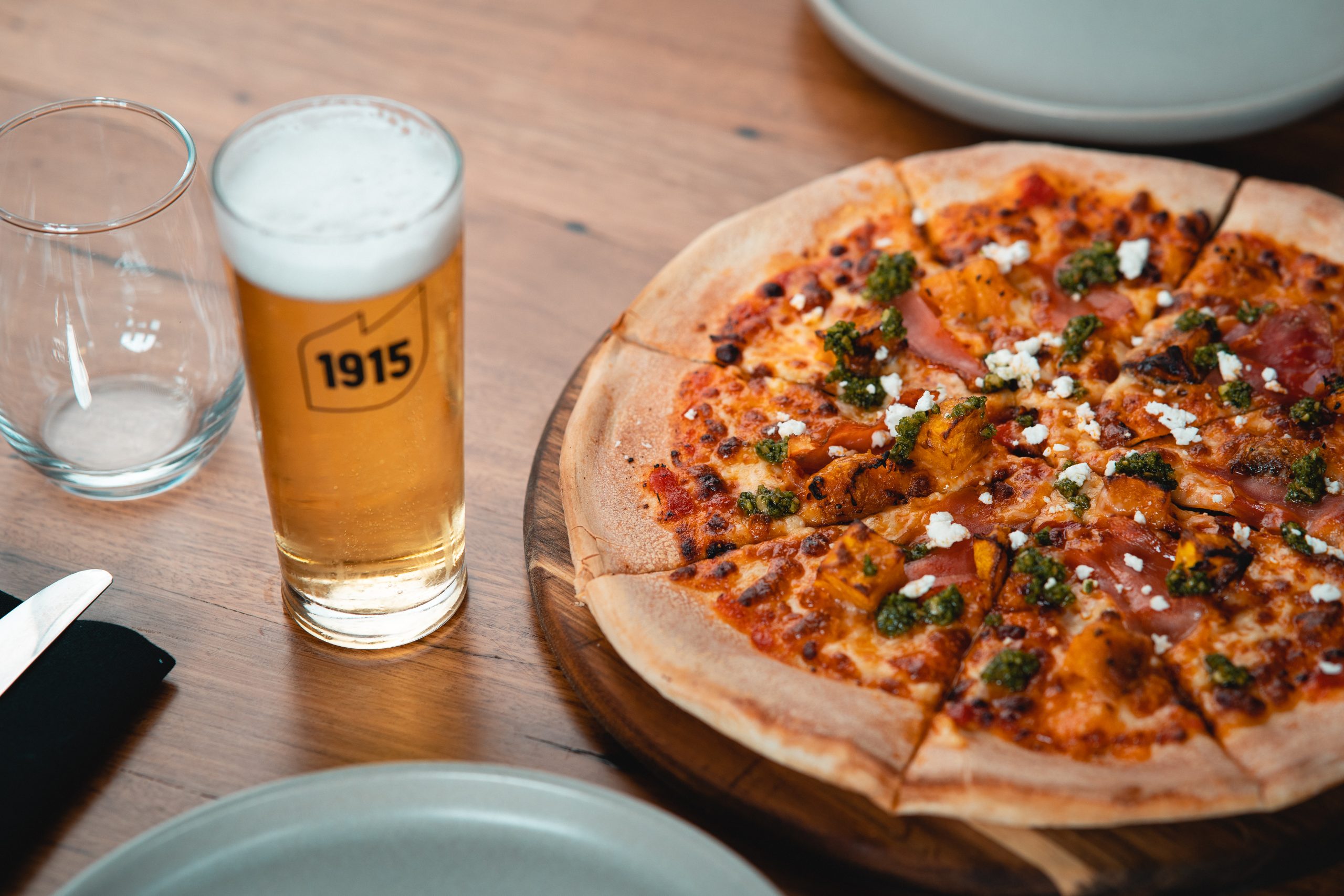 Perfectly cooked pizza and ice cold beer at Geelong's best restaurant 1915